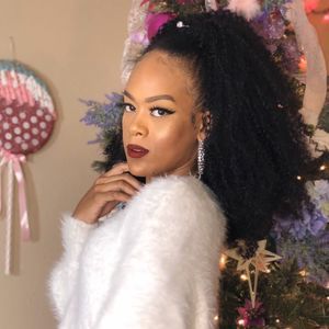 Meet your Posher, Angela